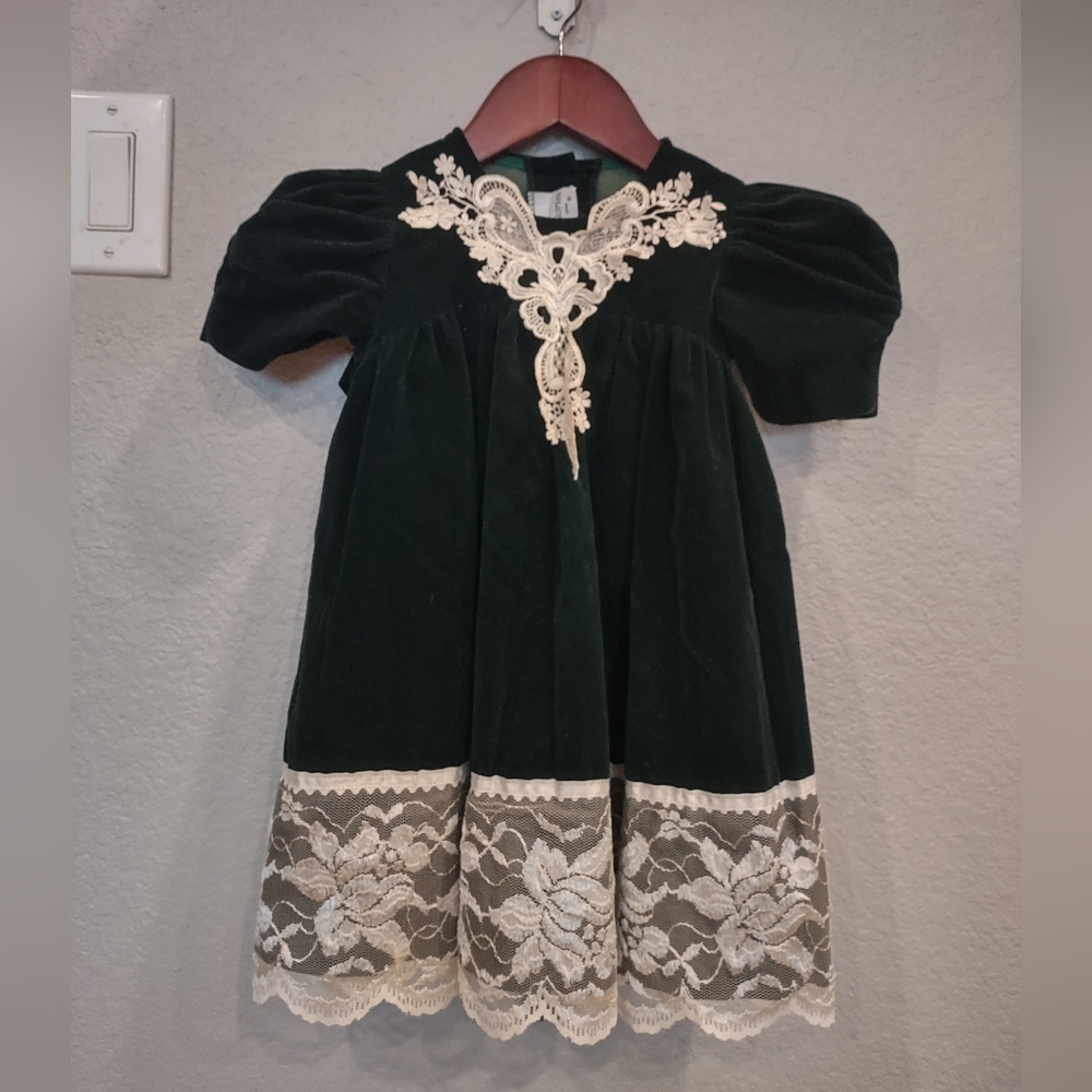 Adorable 80s 90s special occasion vintage lace trim Christmas portrait Dress
